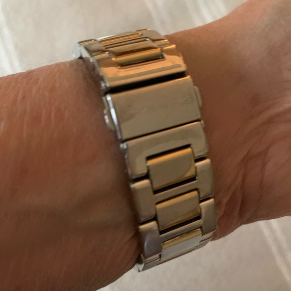 michael kors woman’s watch